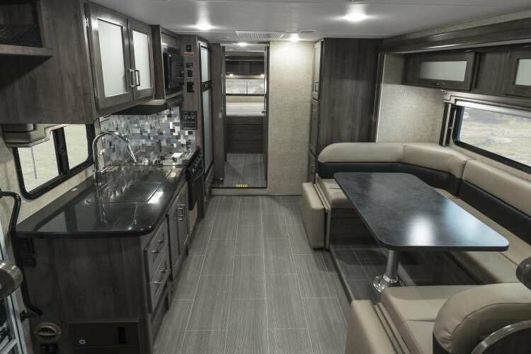 5 Of The Best Class C Rvs For Your Rv Lifestyle Coverquest